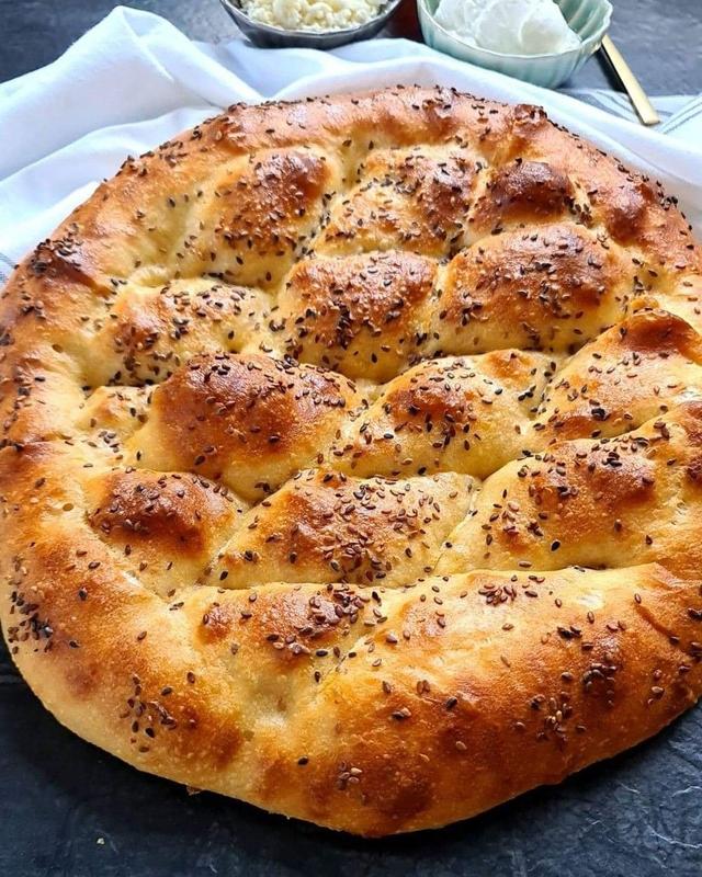 Ramadan pide - luftig og deilig brød