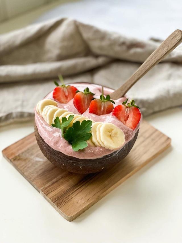 Jordbær bowl med banan & kiwi smak