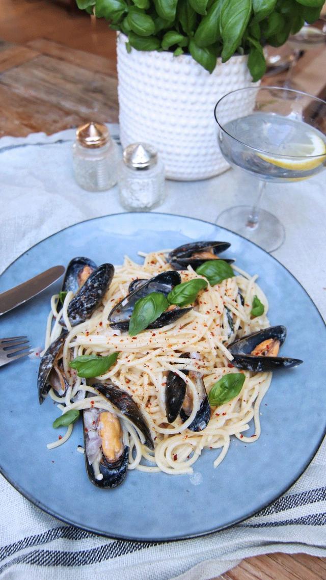 Creamy Spaghetti with Mussels
