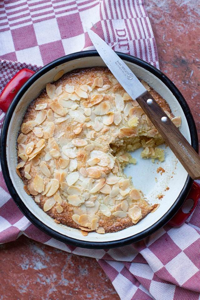 Easy French Almond Cake