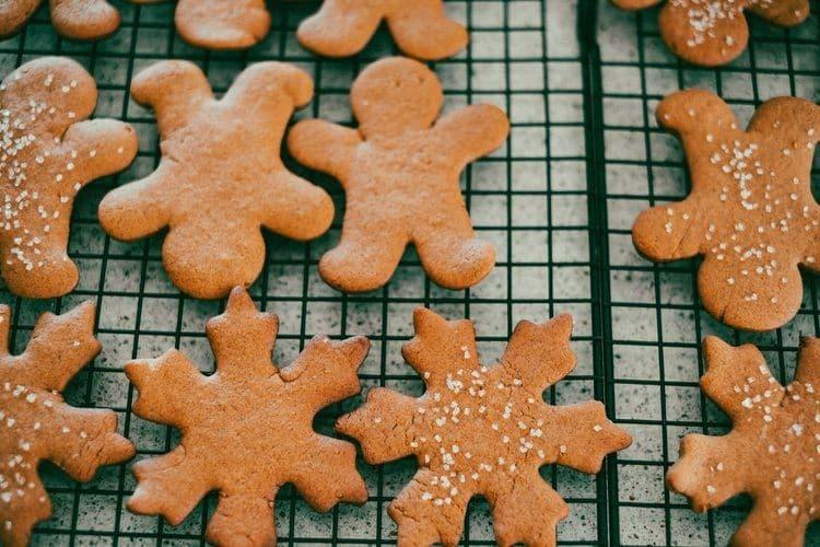 Black pepper gingerbread cookies