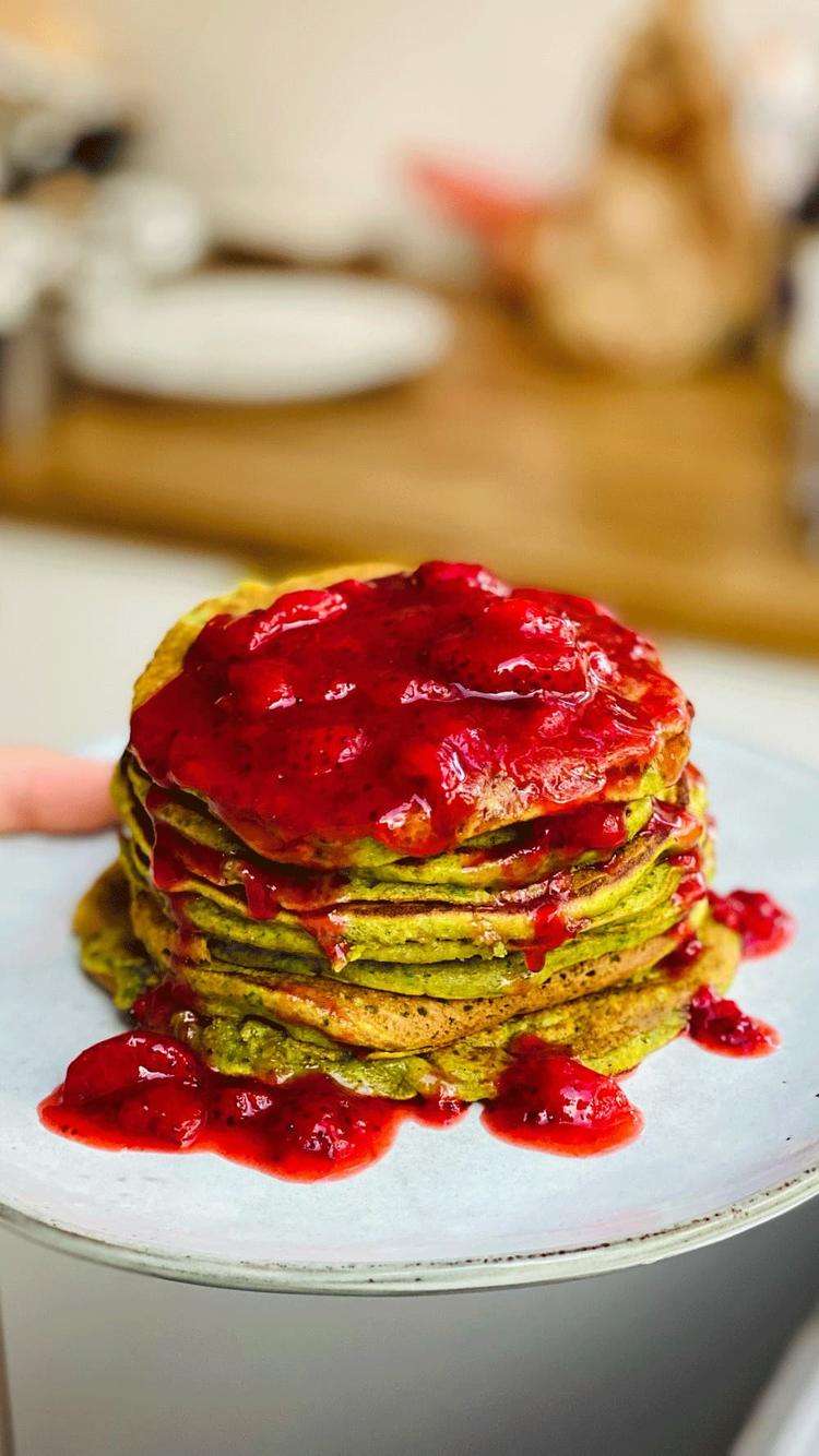 Spinach, Banana and Kefir Pancakes