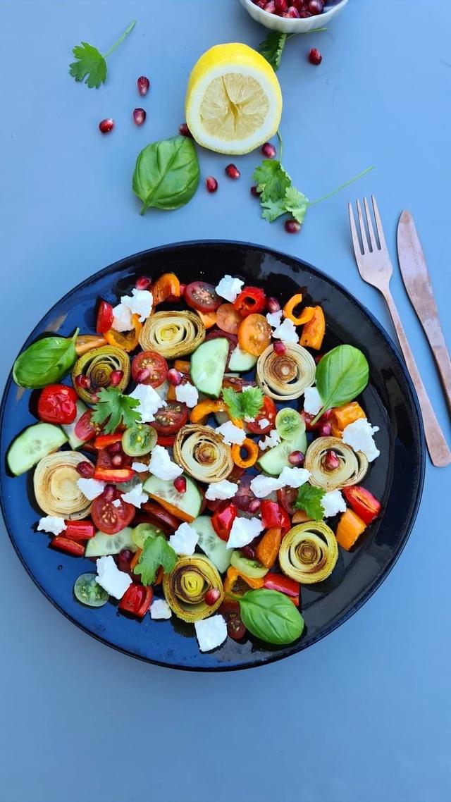 Lovely Salad with Feta Cheese, Fried Leeks and Snack Red Pepper