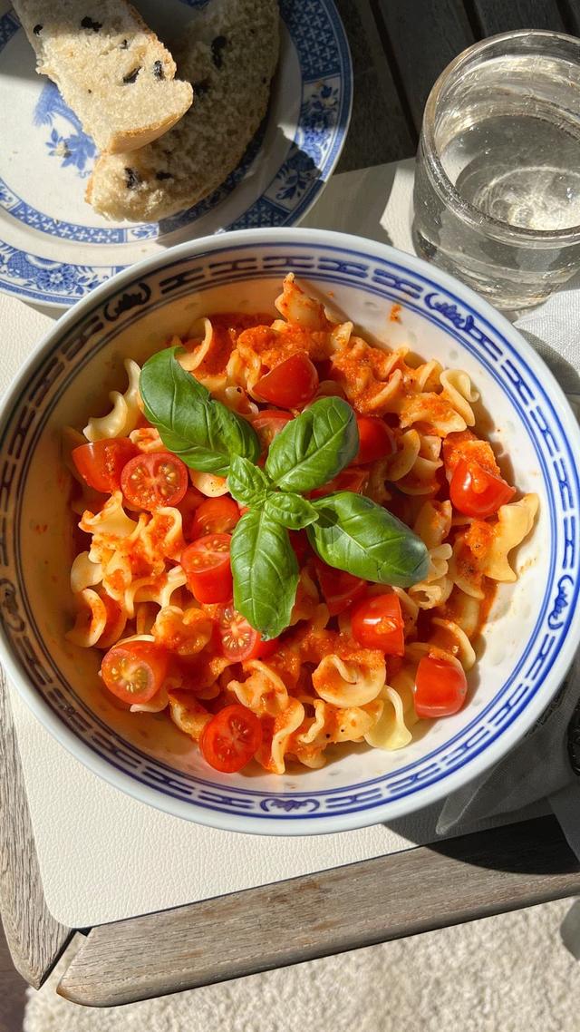 Pasta med bakt søt paprika