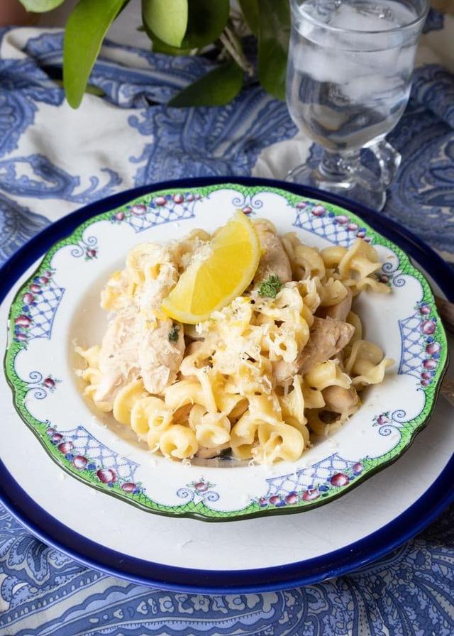 Creamy Chicken Lemon Pasta 