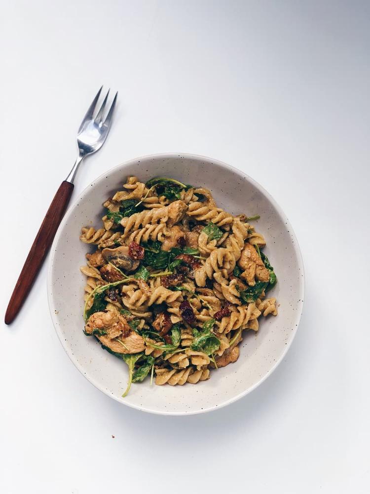 Pasta Salad with Chicken and Pesto