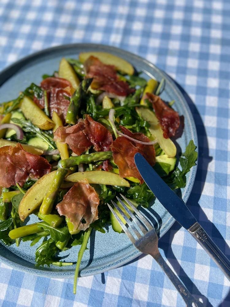 Asparagus Salad with Crispy Prosciutto 