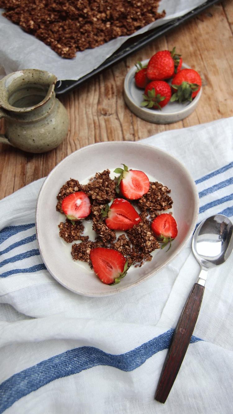 Healthy and Delicious Chocolate Granola!