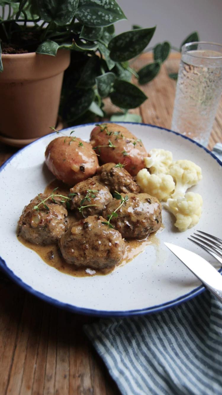 Norwegian Meatballs in Gravy