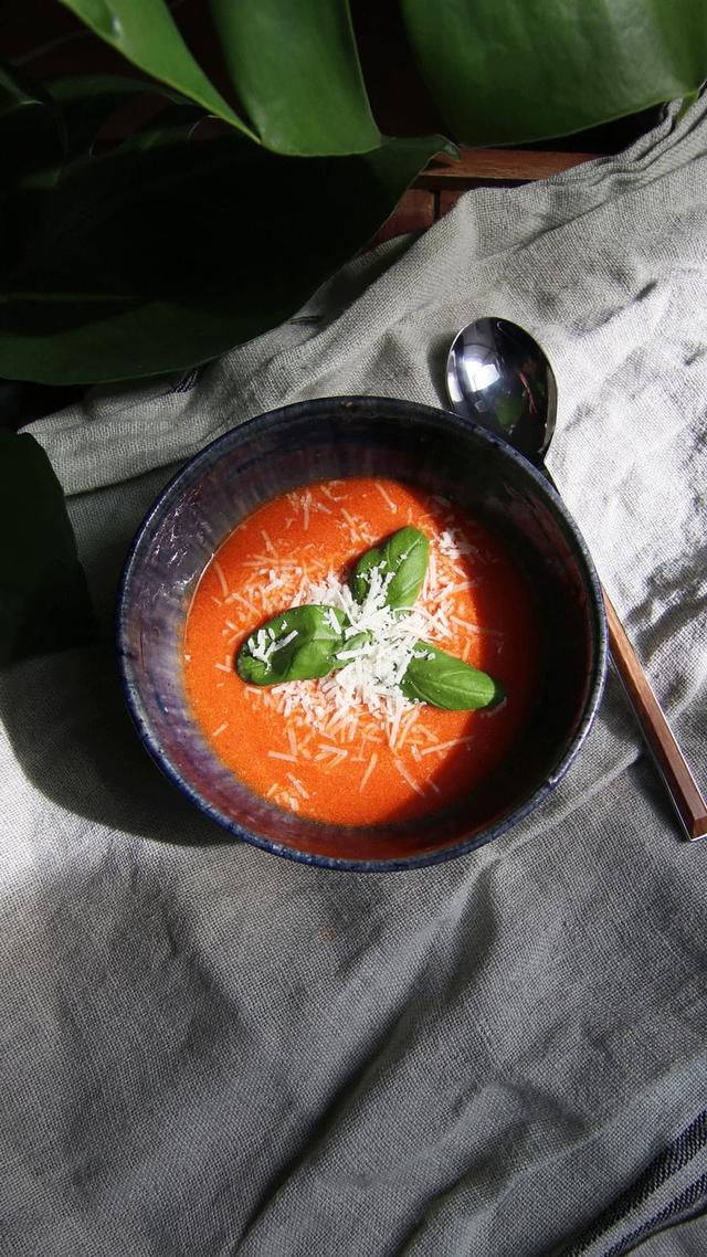 Tomato and Red Pepper Soup