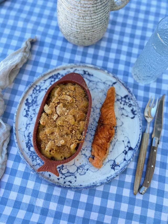 Pan-Fried Salmon with Mac and Cheese