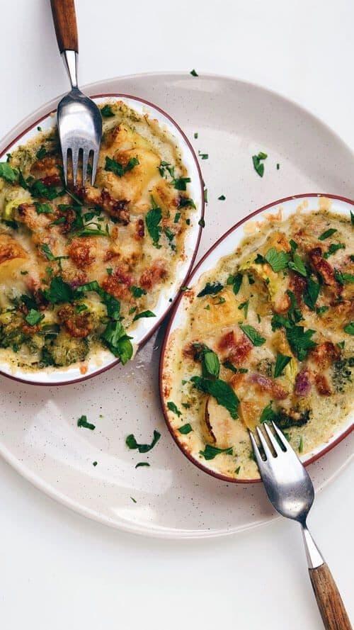 Broccoli gratin with bacon and parmesan