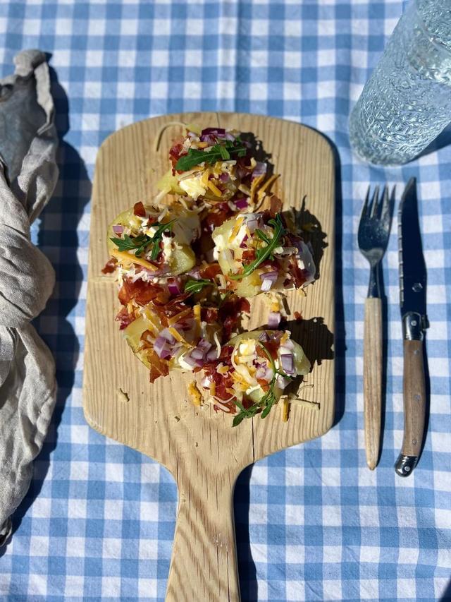 Baked Potato Bites with Crispy Prosciutto