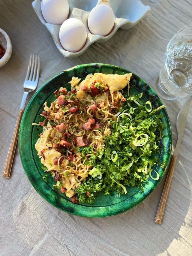 Omelette with Crispy Bacon and Leftover Spaghetti