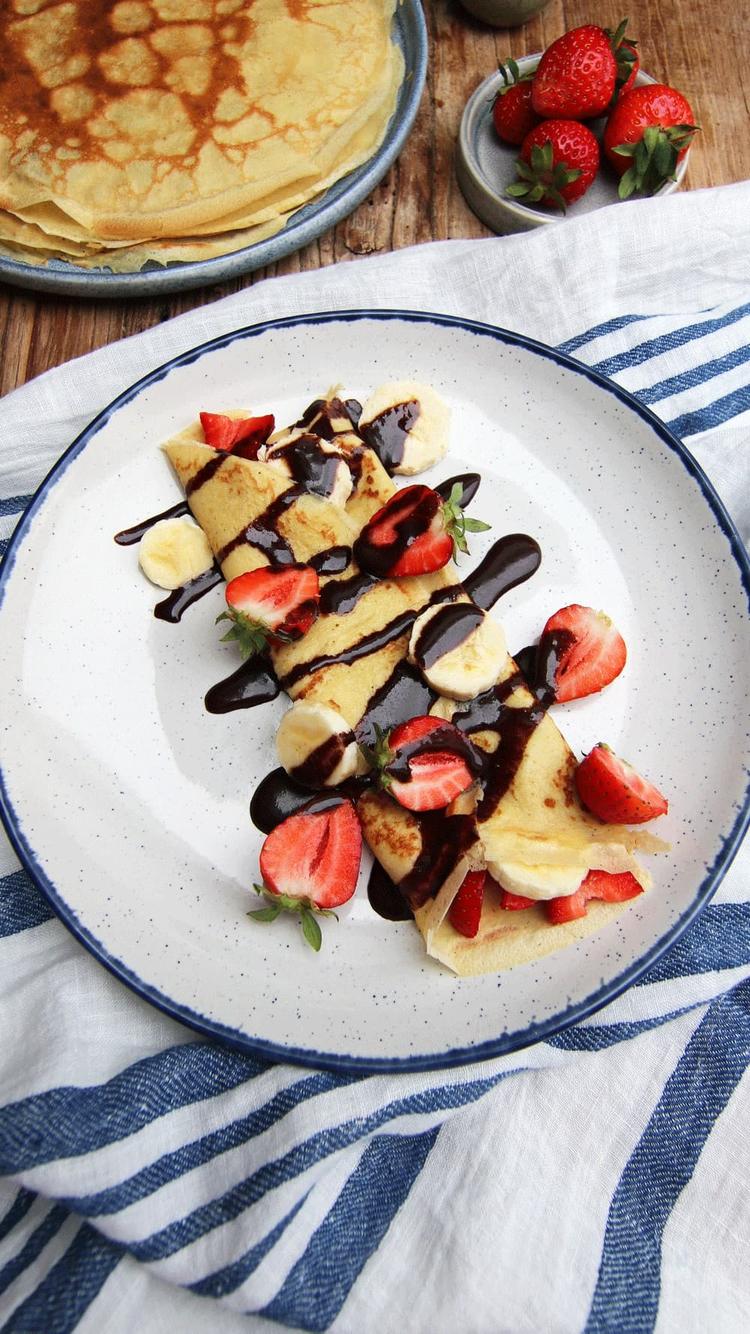 Easy Pancakes with a Healthier Chocolate Sauce