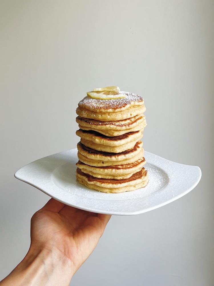 Fluffy Lemon Pancakes