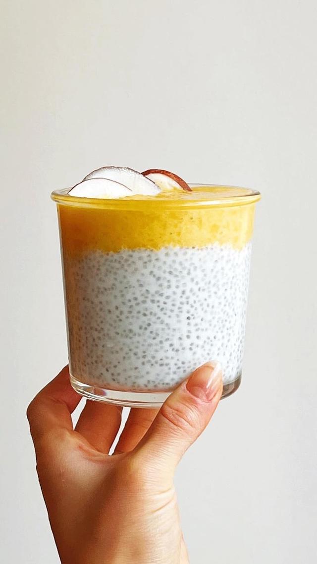 Coconut Mango Chia Pudding