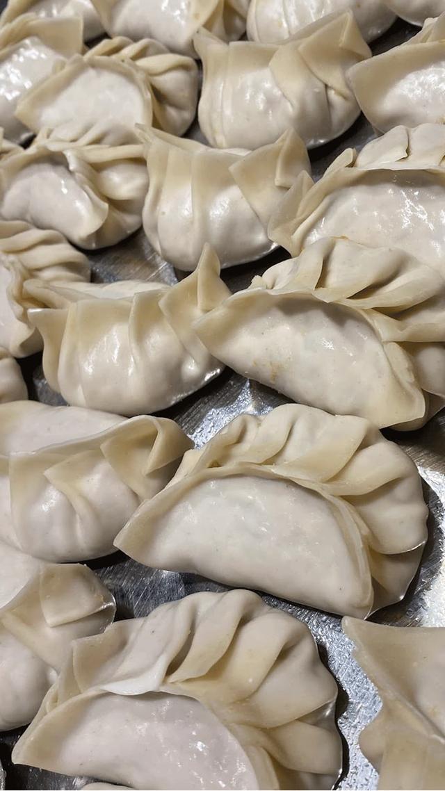 Dampet klassisk svinedumpling med vårløk