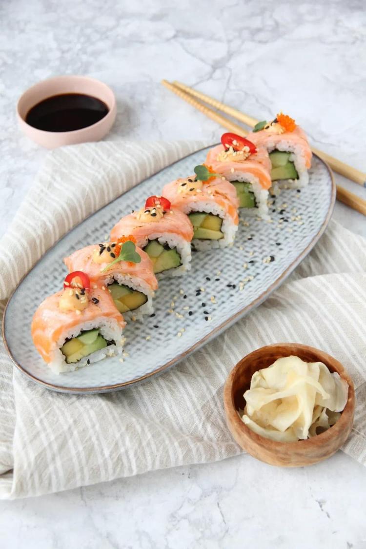 Flambé Salmon Maki with Chili Mayonnaise