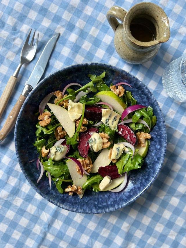Beet and Pear Salad with Walnuts and Gorgonzola Cheese