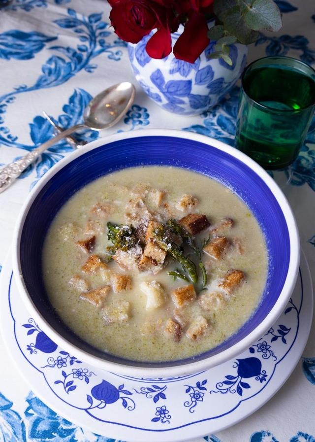 Creamy Cauliflower and Broccolini Soup
