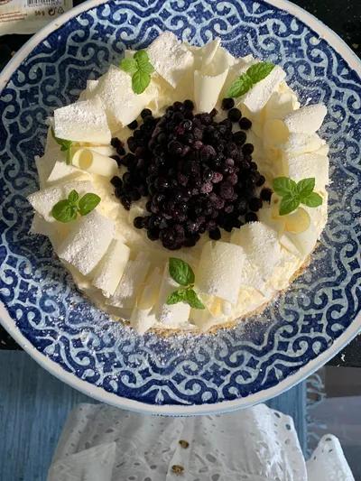 Dreamy Lemon & Coconut Cake with Blueberries & White Chocolate 