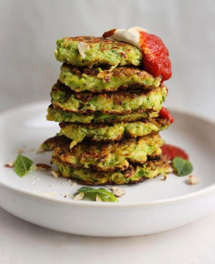 Easy & delicious lunch - zucchini fritters. All time favorite! 💚