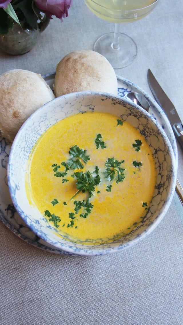 Easy Vegetable Soup with Homemade Rolls
