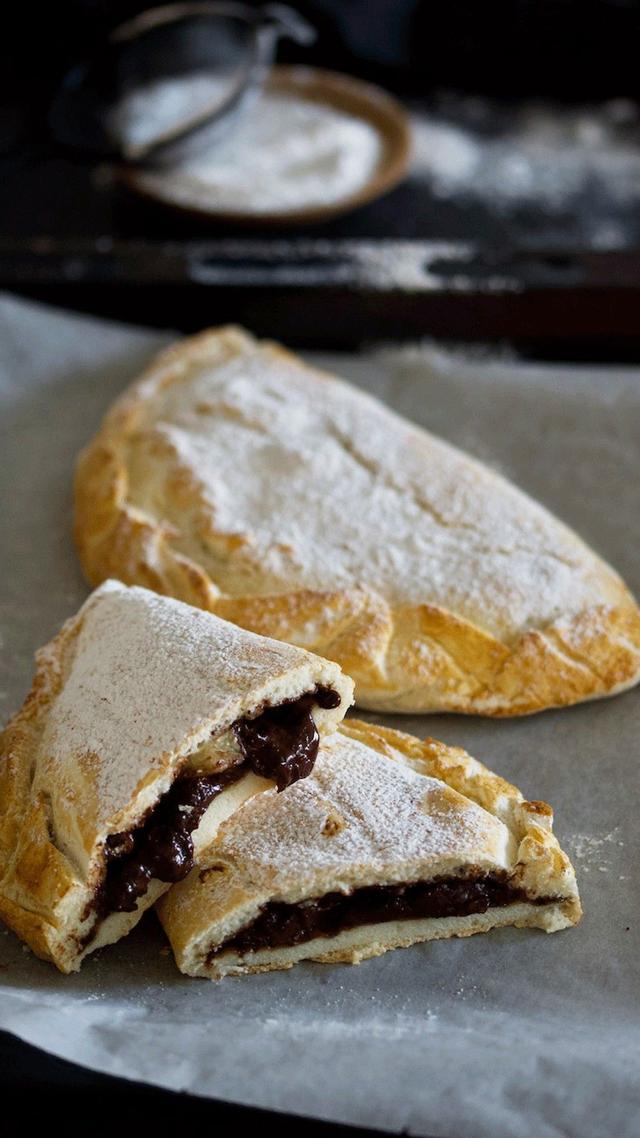 Gluten-free Calzone with Chocolate, Nuts and Banana