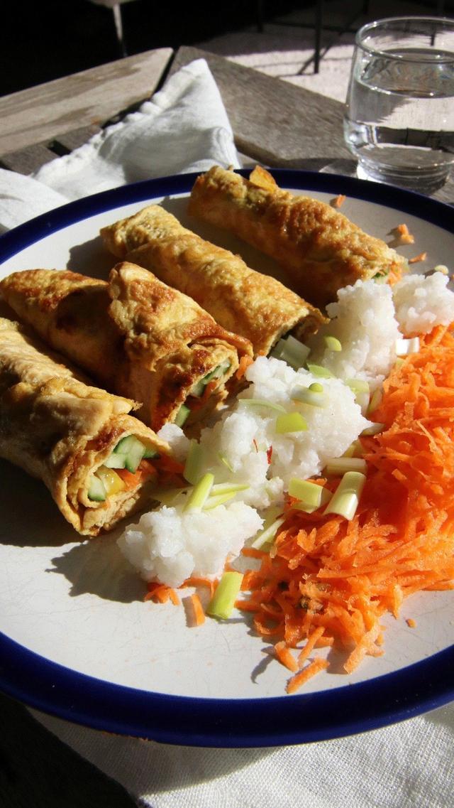 Omelette Roll with Vegetables and rice