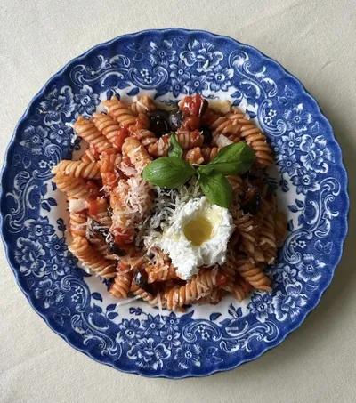 Pasta Puttanesca with ricotta - when you want something quick and delicious!
