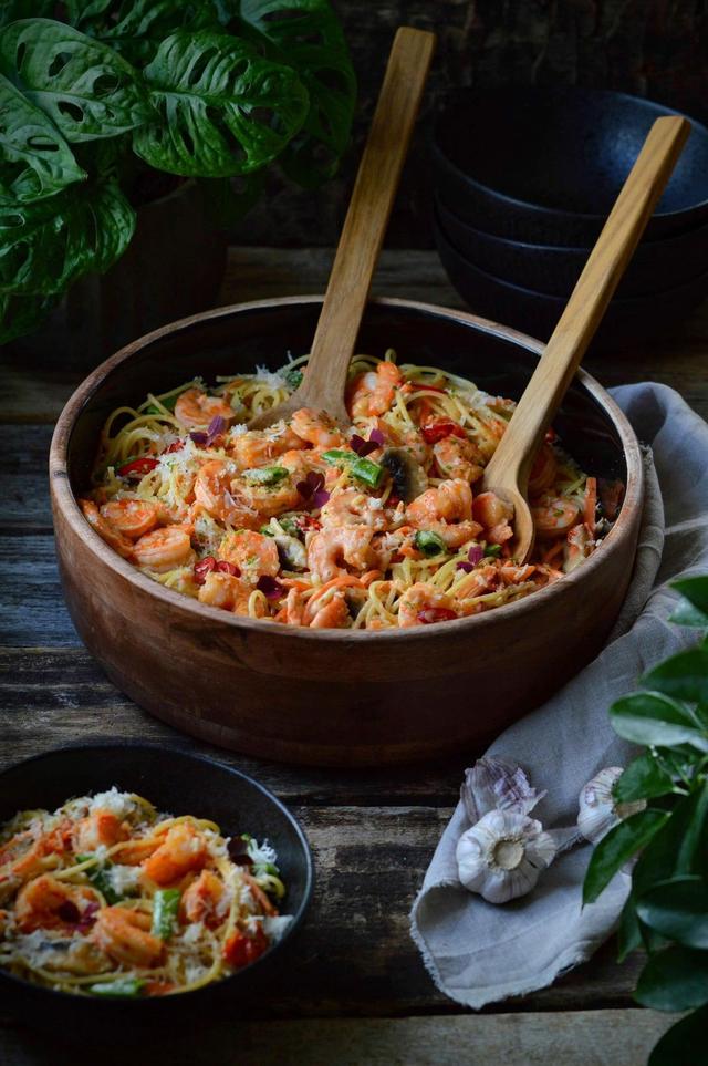 Pasta with marinated scampi and parmesan sauce