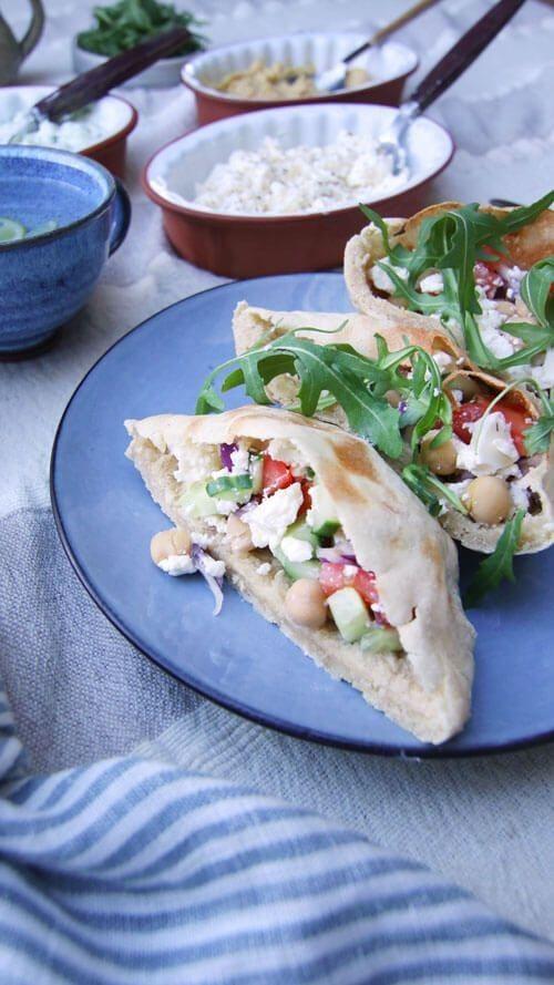 Pita Bread with Chickpea Filling