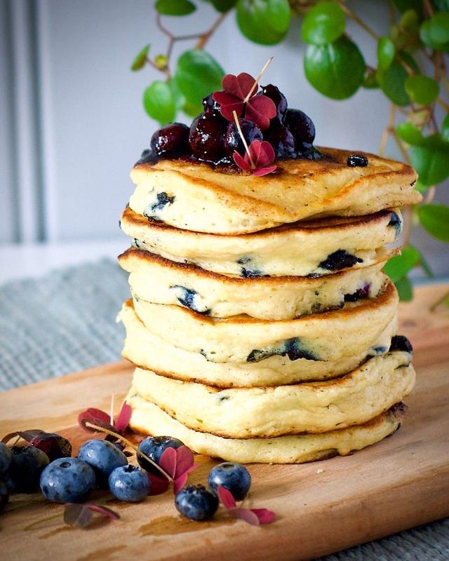  Ricotta Pancakes with Blueberries and Lemon