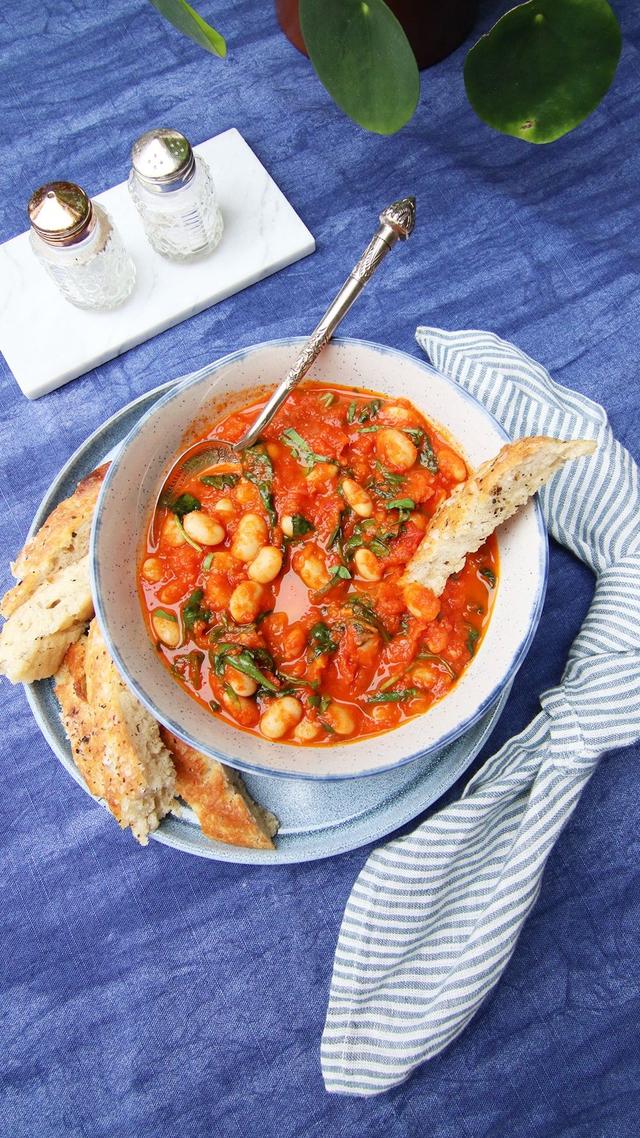 Spanish Beans in Tomato Sauce with Focaccia