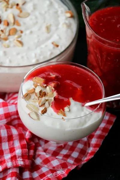 Sugar-free Rice Cream with Delicious Berry Sauce