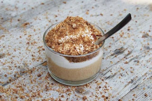 Veiled Peasant Girl – a Norwegian Apple and Cream Dessert with Bread Crumbs