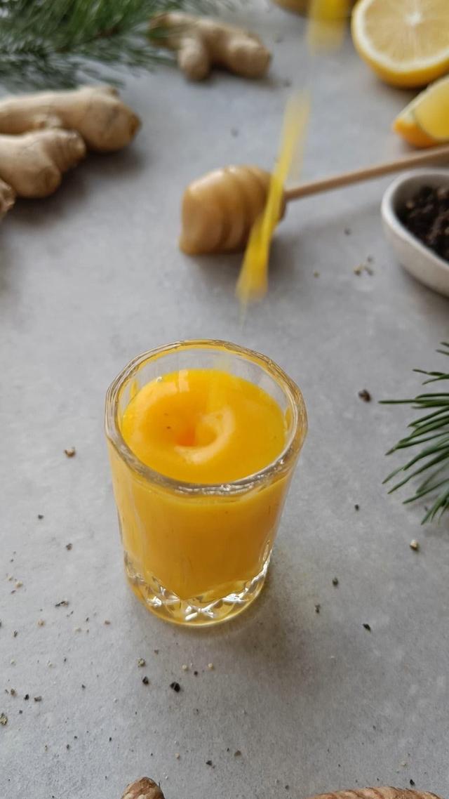 Ingefær- og gurkemeieshot