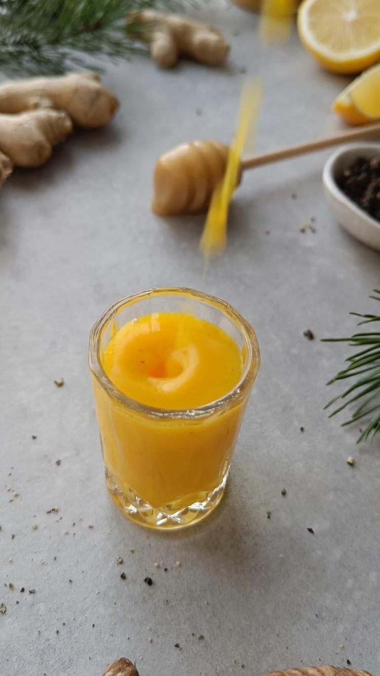 Ingefær- og gurkemeieshot