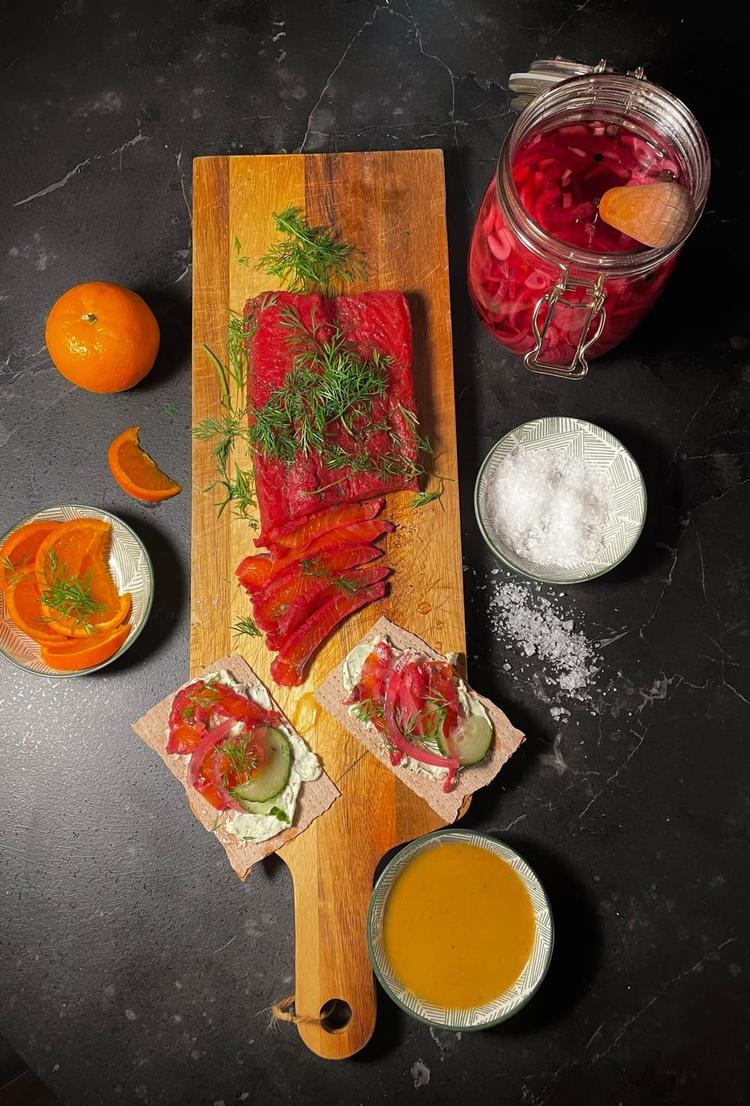 Rødbete gravet laks