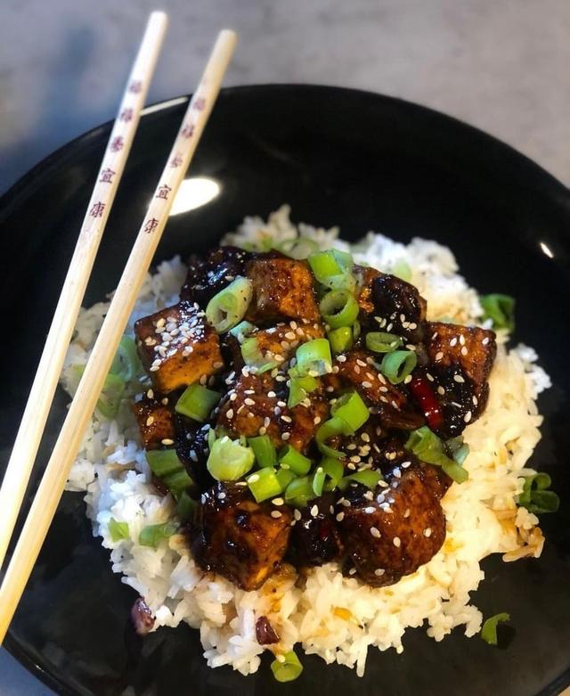 Tofu i svart peppersaus