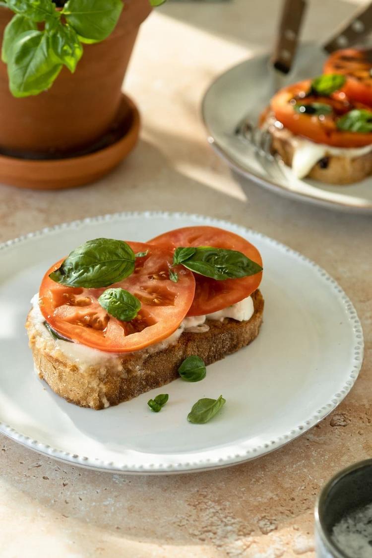 Caprese Garlic Toast