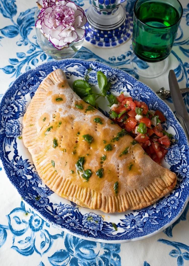 Calzone med kyllingsausrester