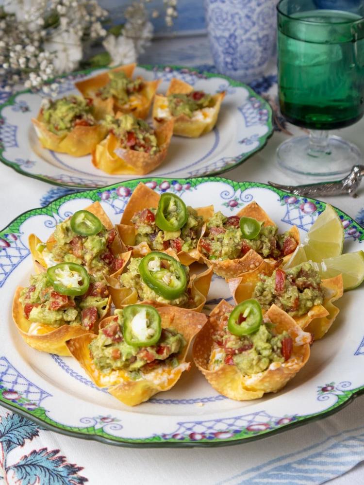Wonton Jalapeño Cheese Cups with Guacamole