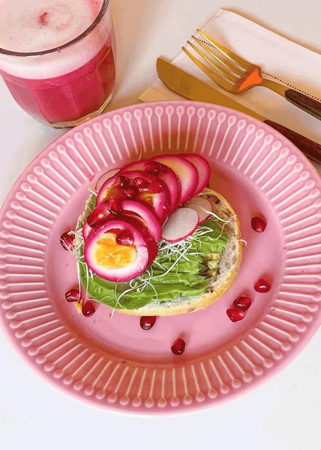 Pickled Pink Eggs