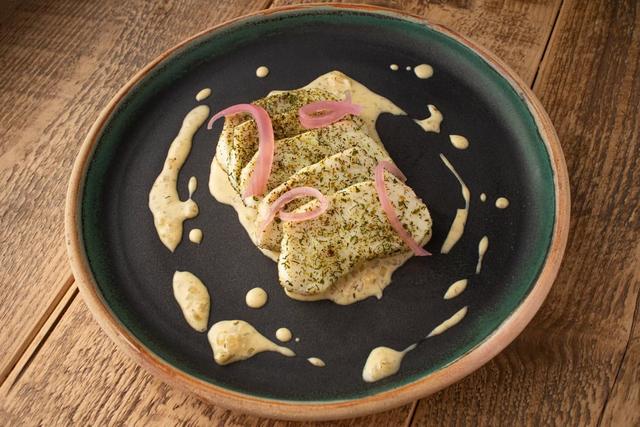 Baked cod with white wine sauce