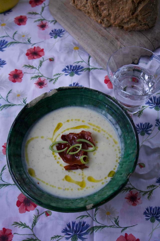 13/02 Purre- og potetsuppe med sprøstekt spekeskinke
