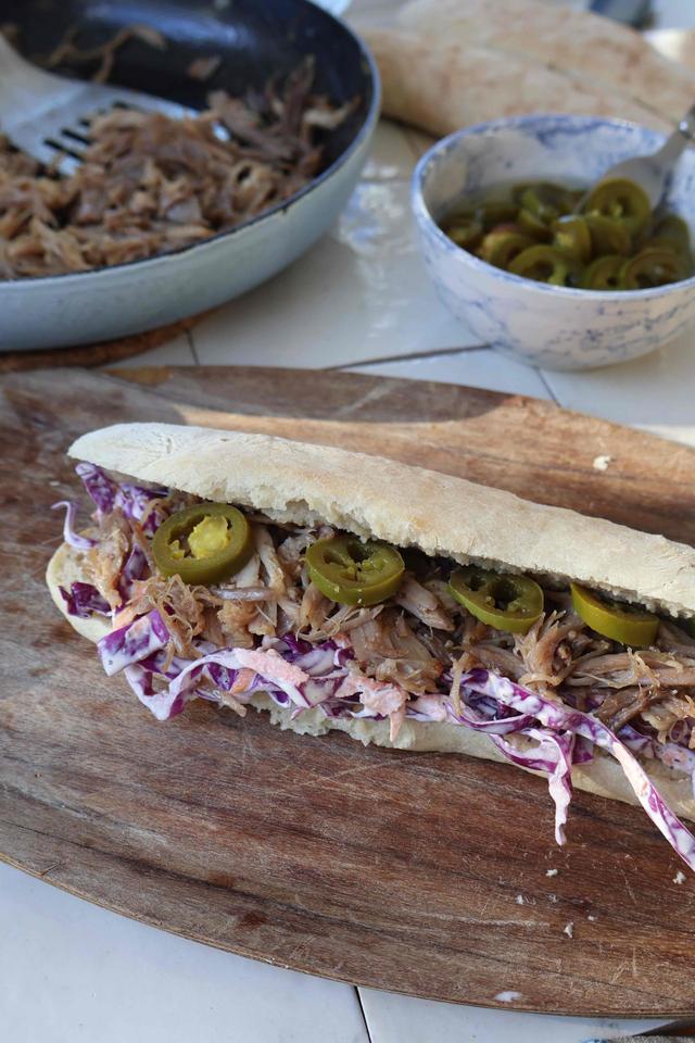 16/04 Pulled pork sandwich