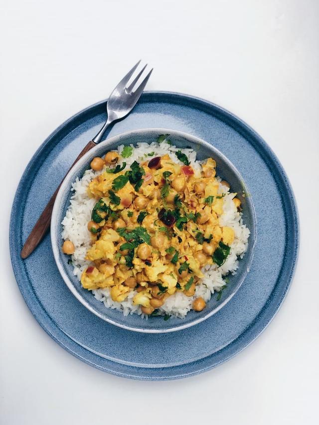 Currygryte med blomkål og kikerter