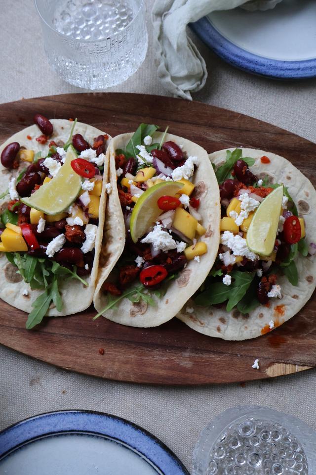 08/02 Chorizo- og bønnetaco med mangosalsa